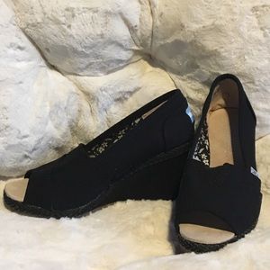 TOMS Black Wedge Peep Toe Sandal